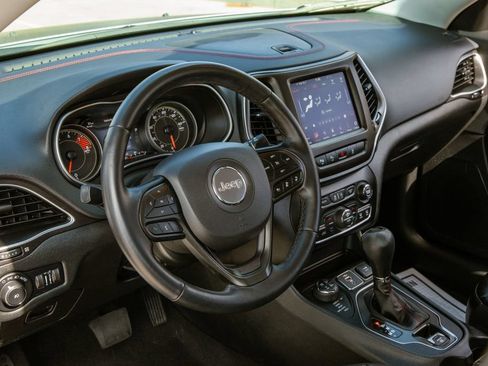 Used 2021 Jeep Cherokee Trailhawk w/ Sun, Sound & Nav Group AWD/4WD image 10