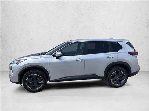 Used 2024 Nissan Rogue SV AWD/4WD image 2