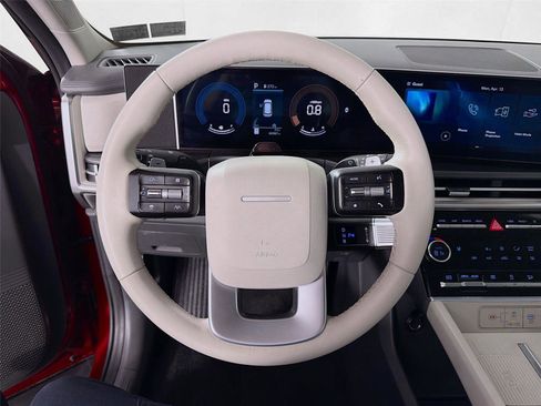 Used 2025 Hyundai Santa Fe SEL image 12