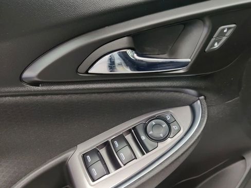 Used 2022 Chevrolet Malibu LT image 16