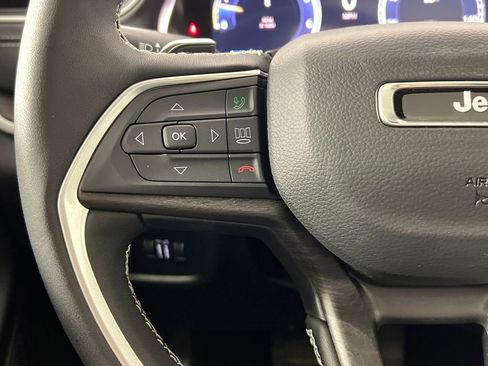 New 2025 Jeep Grand Cherokee Limited image 8