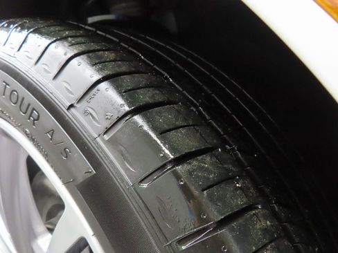 Used 2024 Cadillac XT5 Premium Luxury w/ Technology Package image 7