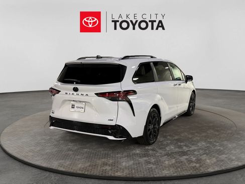 New 2026 Toyota Sienna XSE FWD image 6