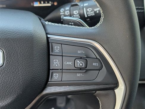 Used 2024 Jeep Grand Cherokee L Laredo AWD/4WD image 23