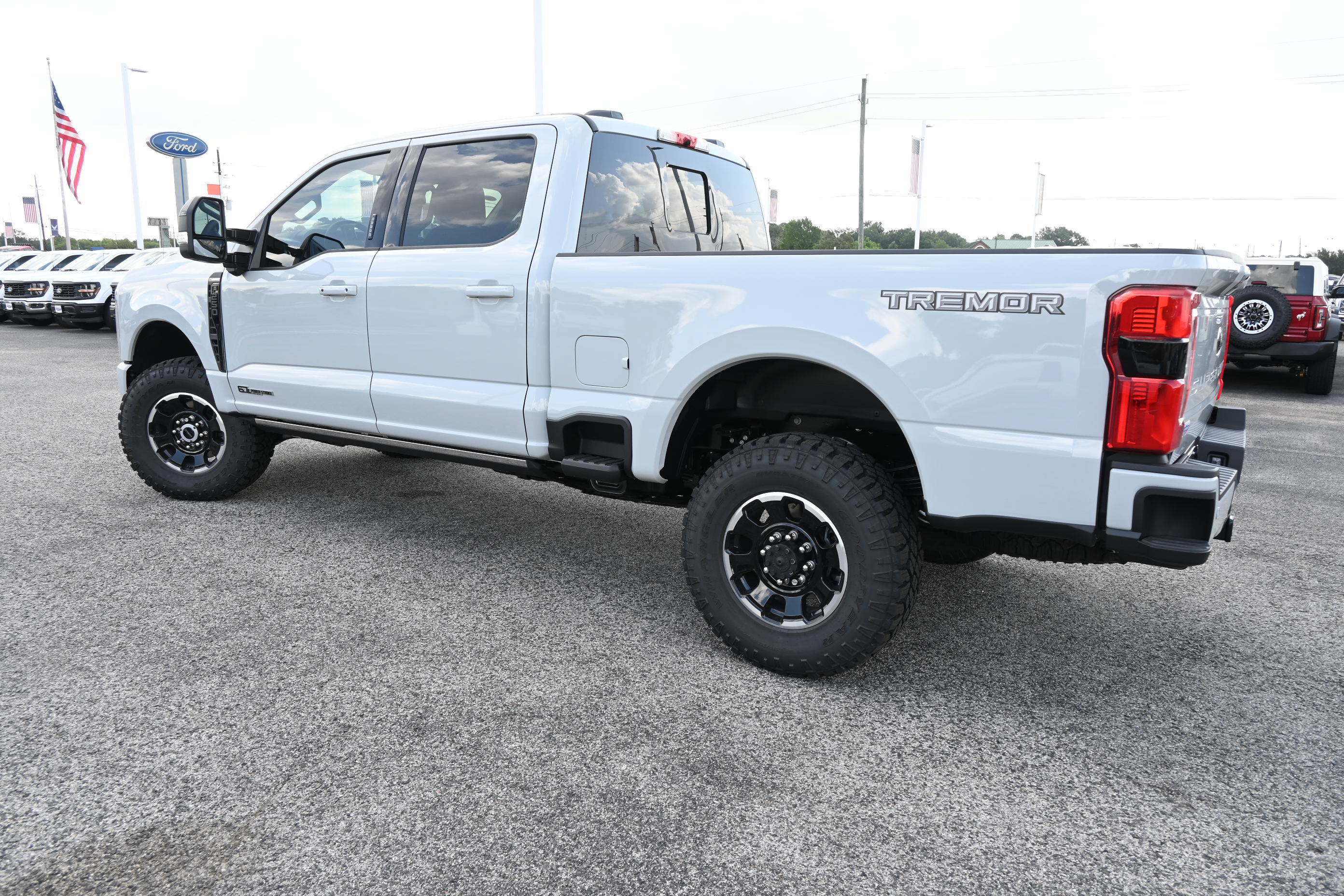 New 2026 Ford F250 Lariat w/ Tremor Off-Road Package AWD/4WD image 7