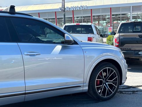 Used 2019 Audi Q8 Premium Plus w/ Premium Plus AWD/4WD image 4