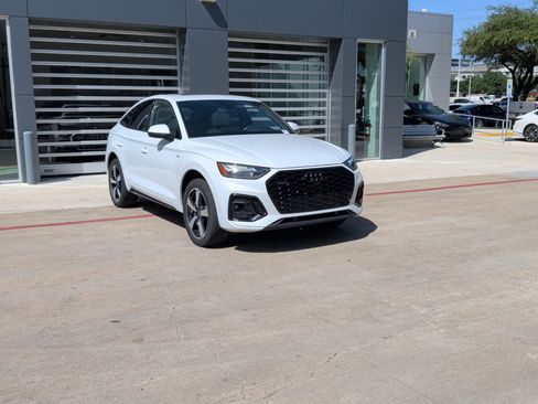 Used 2023 Audi Q5 2.0T Premium Plus w/ Premium Plus Package AWD/4WD image 2