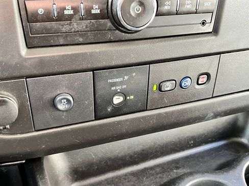 Used 2019 Chevrolet Express 2500 w/ Driver Convenience Package image 27