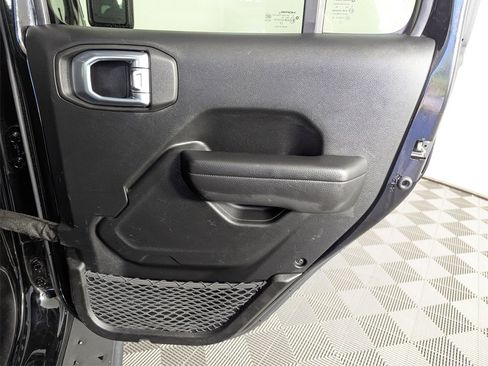 Used 2022 Jeep Gladiator Sport image 30