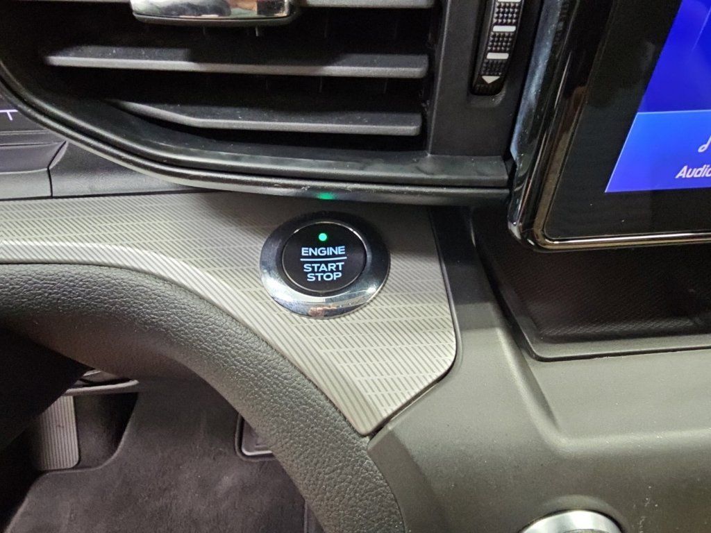 Used 2020 Ford Explorer XLT RWD image 24