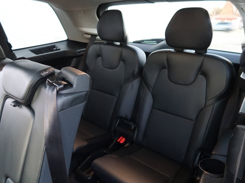 Used 2020 Volvo XC90 T5 Momentum image 37