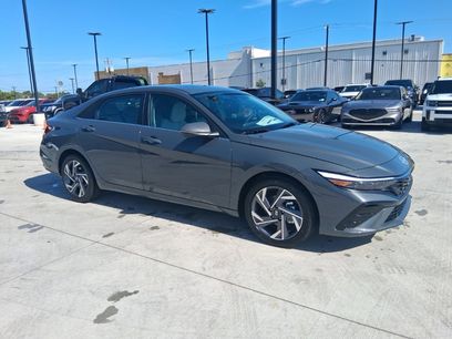 New 2025 Hyundai Elantra Limited