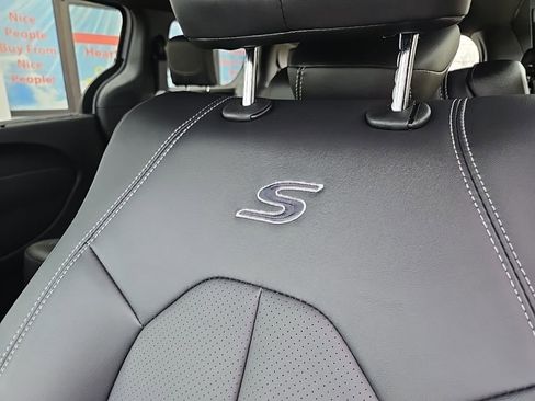 New 2026 Chrysler Pacifica Select w/ S Appearance Package image 37