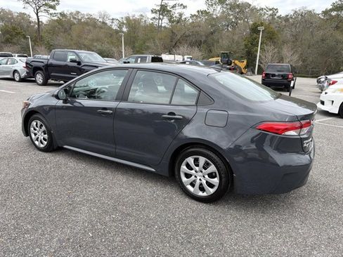 Used 2025 Toyota Corolla LE image 4