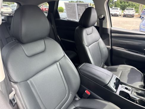 Used 2025 Hyundai Tucson SEL FWD image 9