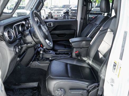 Used 2023 Jeep Wrangler Sahara image 18