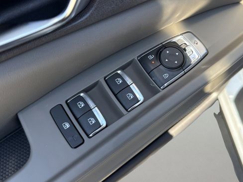 New 2026 Kia Carnival EX FWD image 12