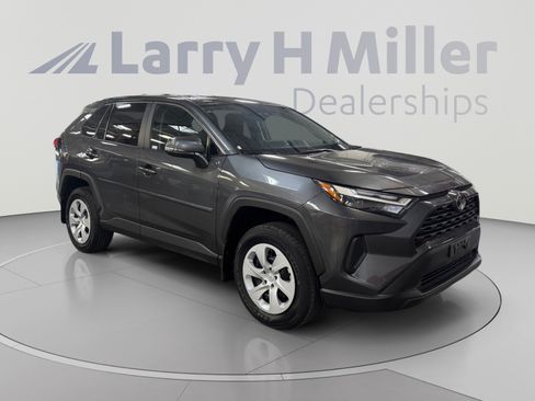 Used 2025 Toyota RAV4 LE FWD image 7