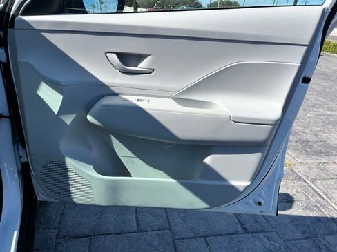 New 2026 Hyundai Kona SE FWD image 23