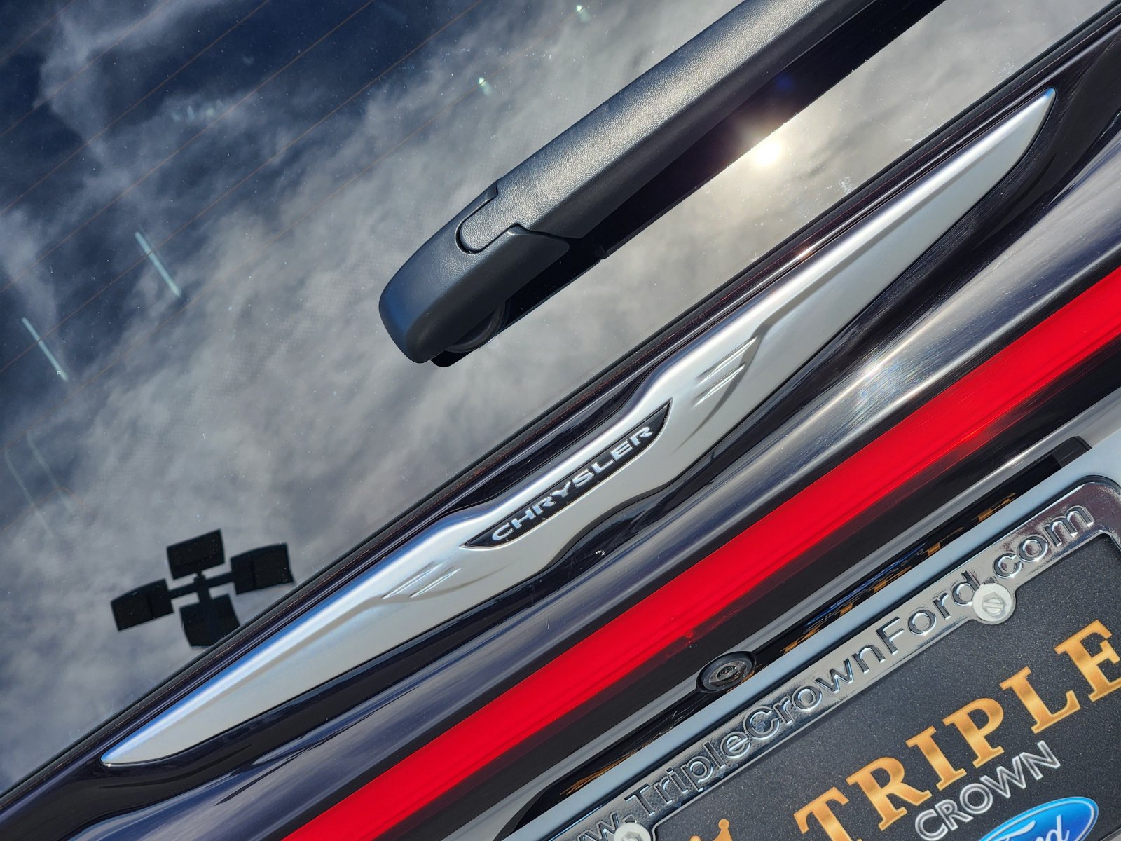Used 2025 Chrysler Pacifica Select FWD image 9