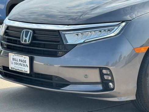 Used 2023 Honda Odyssey Touring image 3