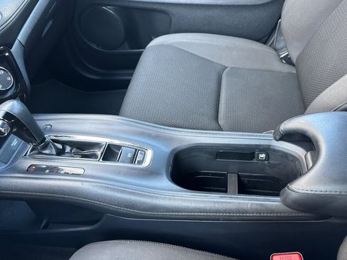 Used 2019 Honda HR-V Sport image 32