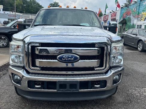 Used 2011 Ford F250 Lariat w/ Chrome Pkg AWD/4WD image 2