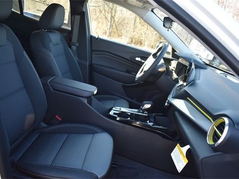 New 2026 Chevrolet Trax LT w/ LPO, Blackout Package image 13