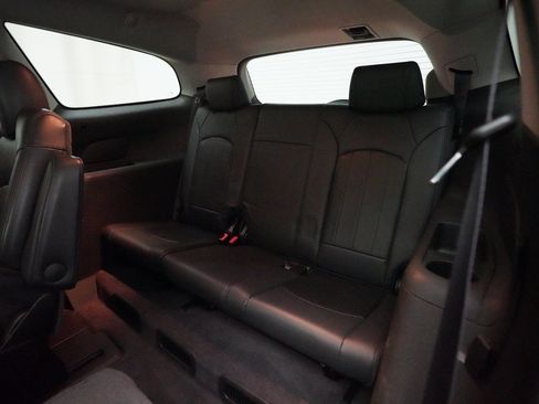 Used 2010 Buick Enclave CXL image 17