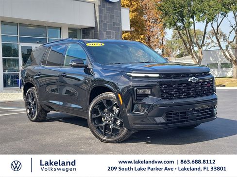 Used 2024 Chevrolet Traverse RS image 1