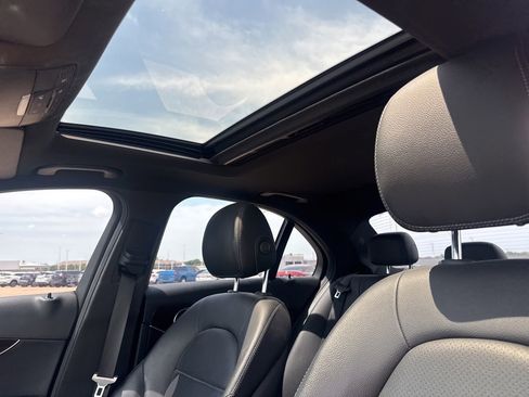Used 2018 Mercedes-Benz C 300 Sedan image 40