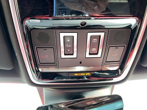 Used 2022 Land Rover Range Rover Sport HST image 21