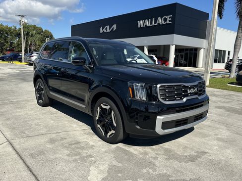 New 2025 Kia Telluride S image 4