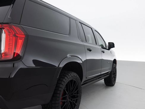 Used 2021 GMC Yukon XL Denali w/ Denali Premium Package AWD/4WD image 14