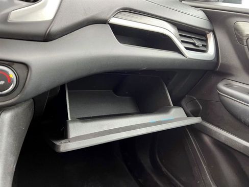 Used 2024 GMC Terrain SLE FWD image 33
