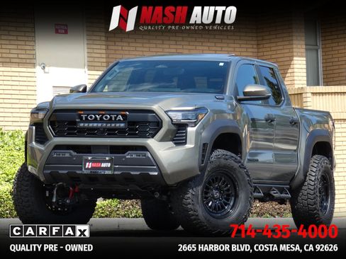 Used 2025 Toyota Tacoma TRD Off-Road w/ TRD Off Road Upgrade Package AWD/4WD image 4