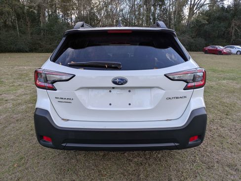 Used 2023 Subaru Outback Premium image 5