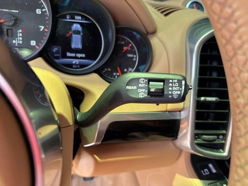 Used 2016 Porsche Cayenne image 30