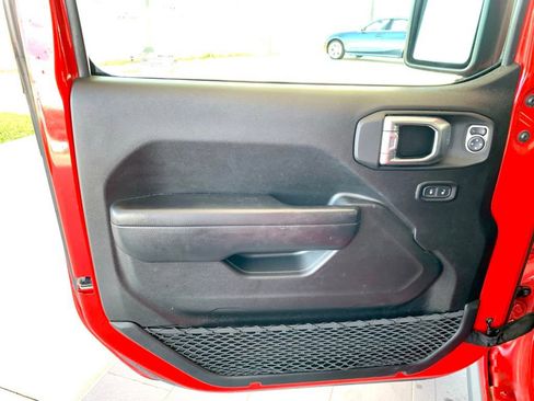 Used 2021 Jeep Wrangler Unlimited Sport image 10