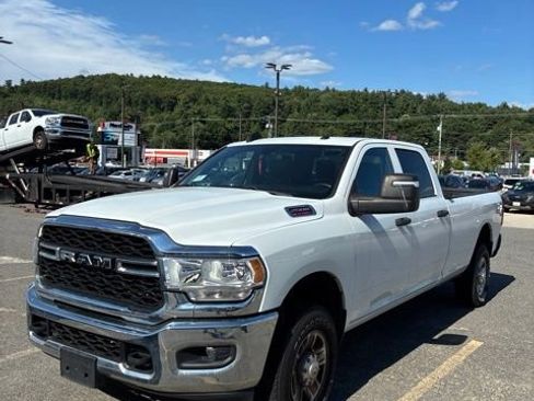 Used 2024 RAM 2500 Tradesman w/ Chrome Appearance Group AWD/4WD image 3