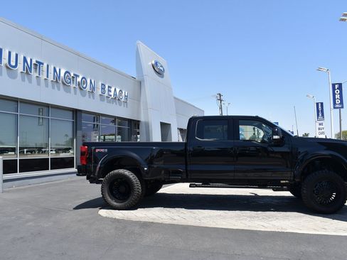 Used 2025 Ford F450 Lariat w/ FX4 Off-Road Package image 3