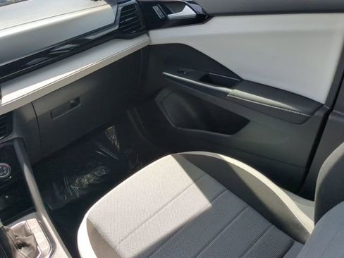 Certified 2025 Volkswagen Taos S FWD image 14