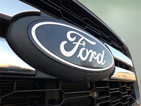 Used 2024 Ford F150 Lariat w/ Bed Utility Package image 17