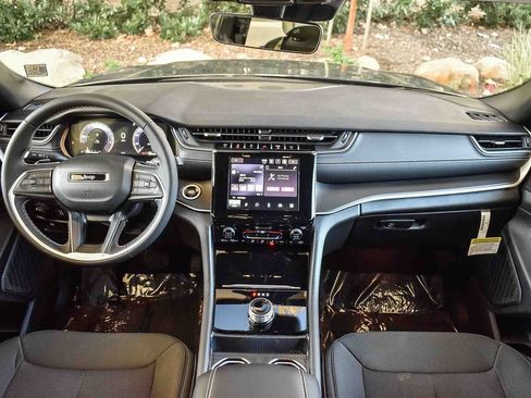 New 2026 Jeep Grand Cherokee L Laredo w/ MOPAR Finishing Package image 11