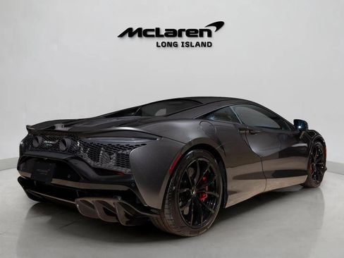 Used 2023 McLaren Artura image 4