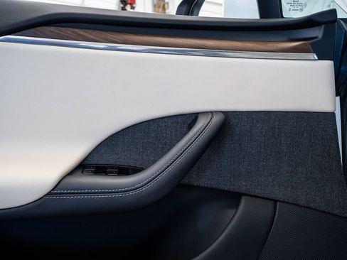 Used 2022 Tesla Model S Base image 31