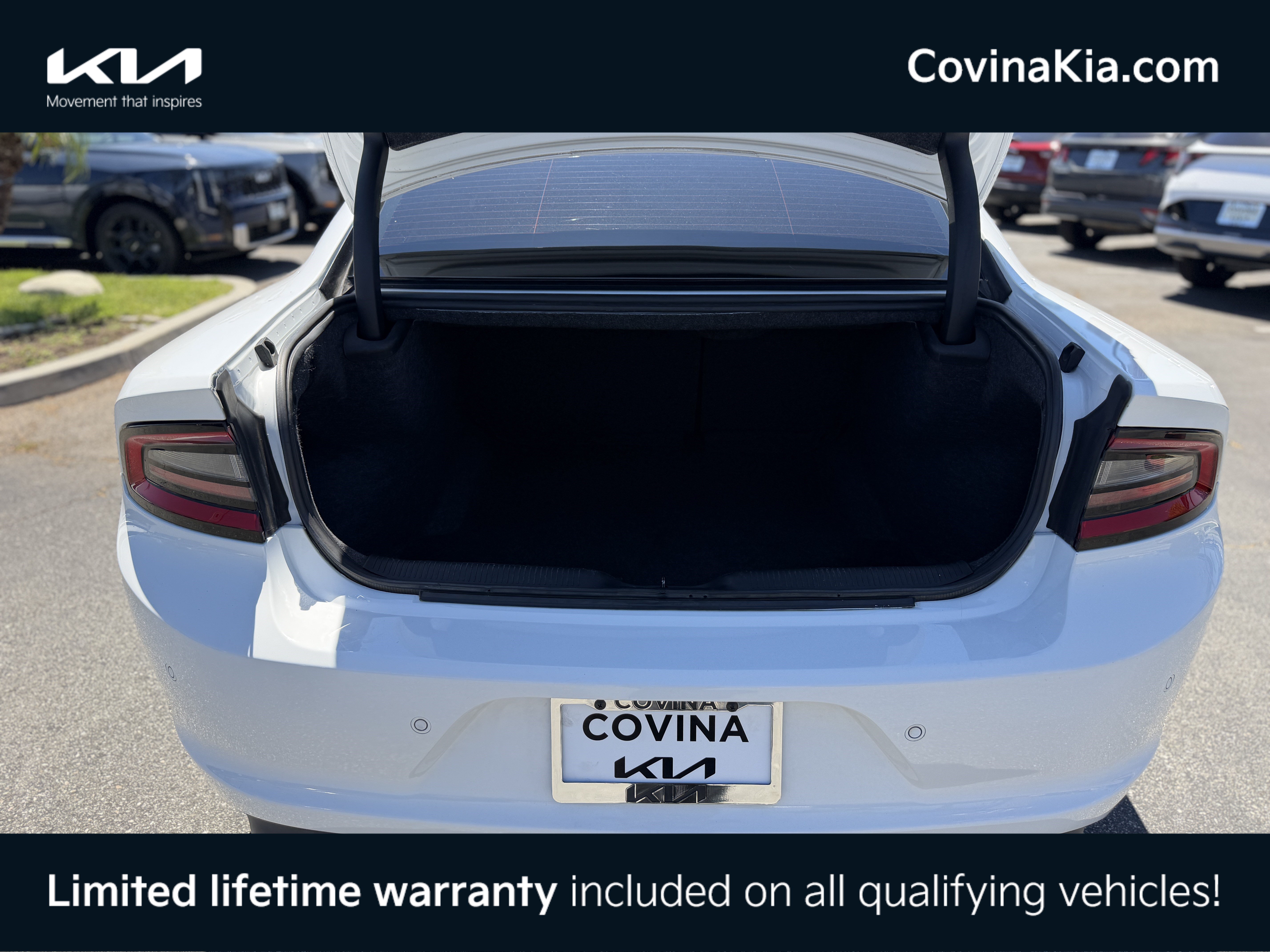 Used 2022 Dodge Charger SXT w/ Leather Interior Group RWD image 10