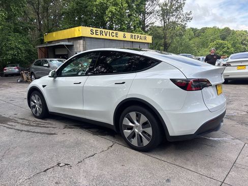 Used 2020 Tesla Model Y Long Range AWD/4WD image 4