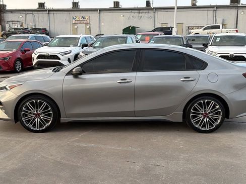 Used 2022 Kia Forte GT image 2