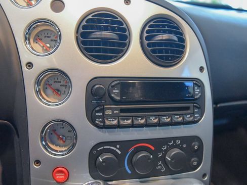 Used 2008 Dodge Viper SRT-10 image 4